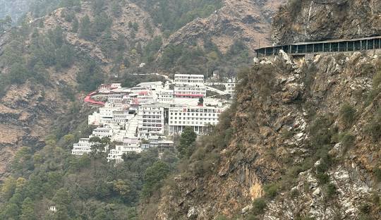 Dehradun to Katra Cab